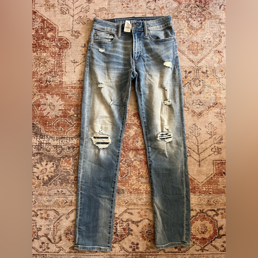 American Eagle Outfitters Distressed Blue Jeans